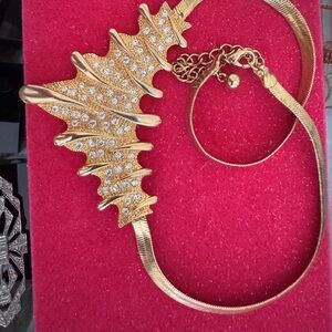 Vintage Elegant Gold Necklace with Crystal Accents